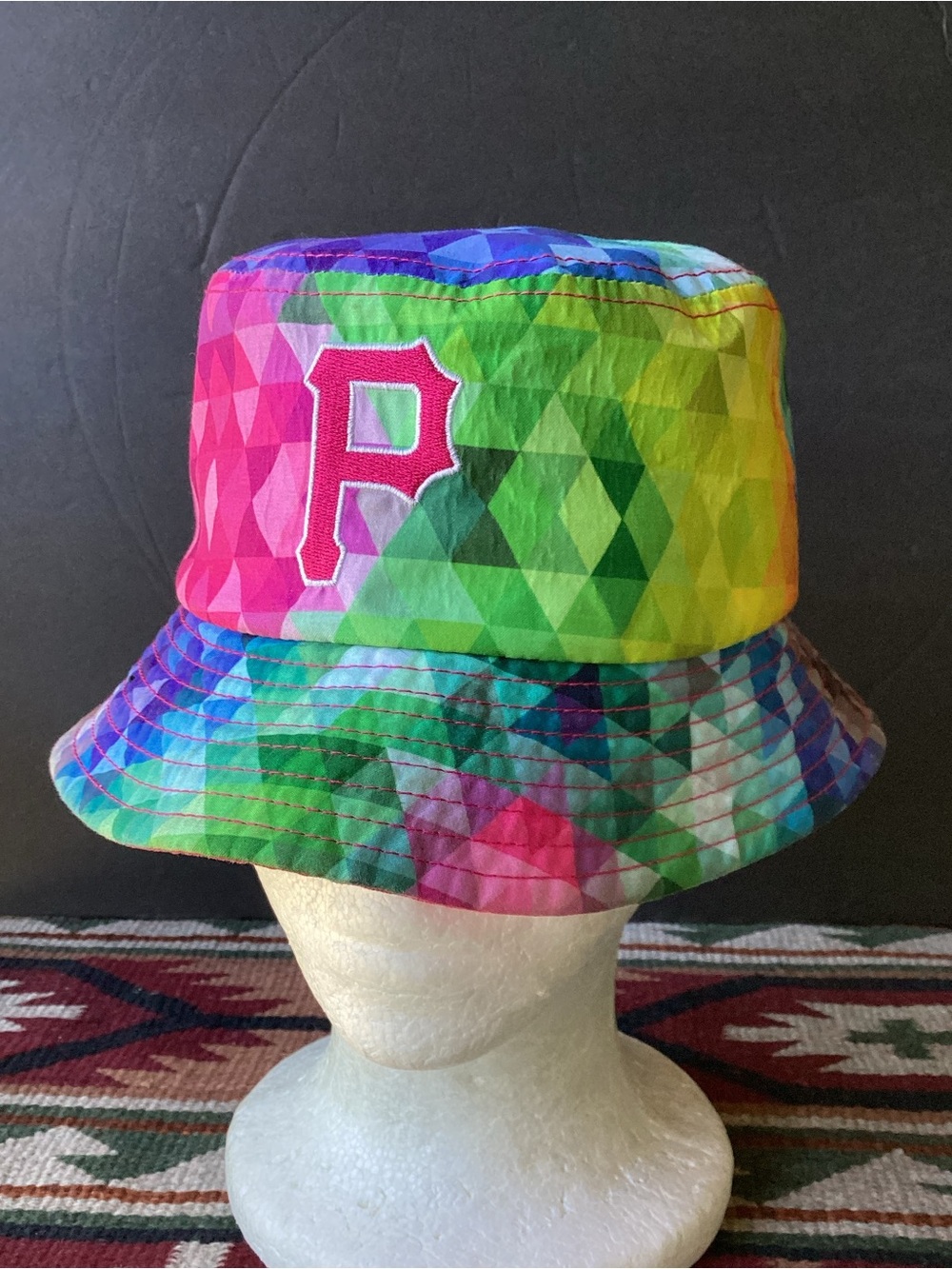 New Era Pittsburgh Pirates bucket hat rainbow